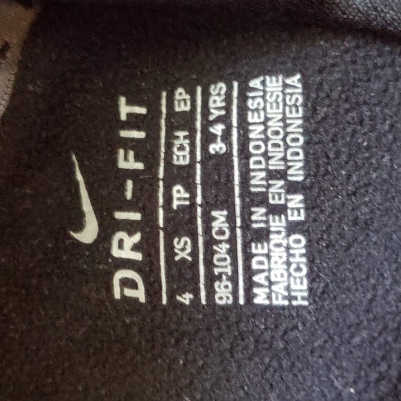 Nike hoodie size 3/4T π - Picture 2 of 2